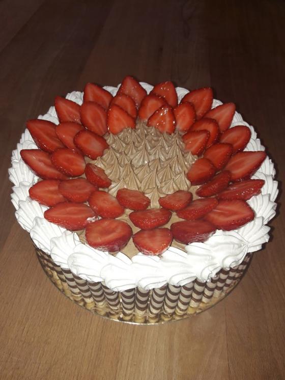 Eper torta trubicskivel